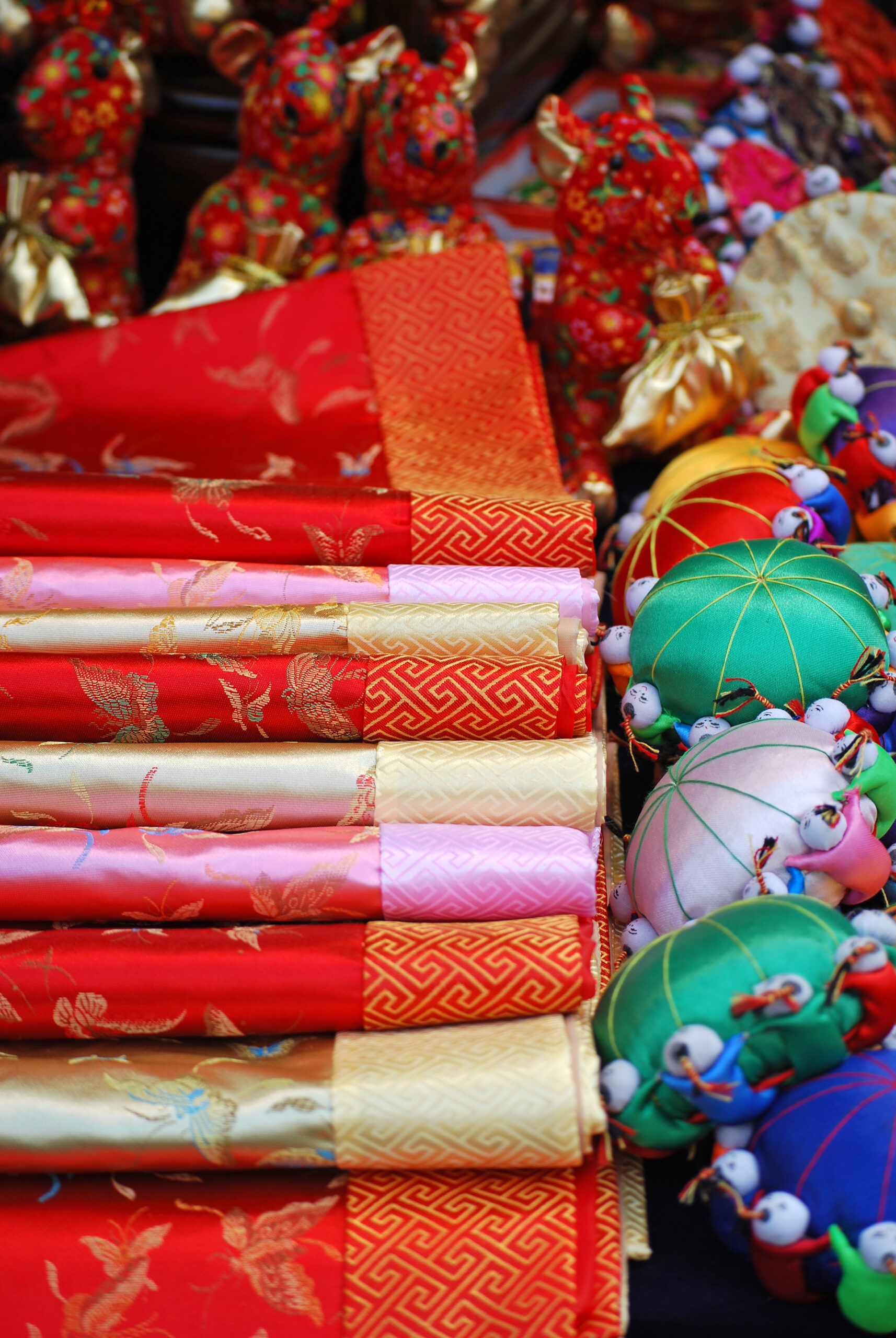 Chinese silk and tourist items in Asian market